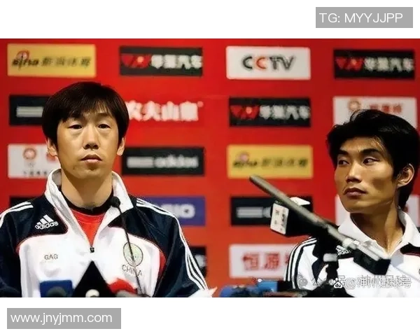 足球场上的孤胆英雄一人扛起全队荣耀与责任的传奇故事